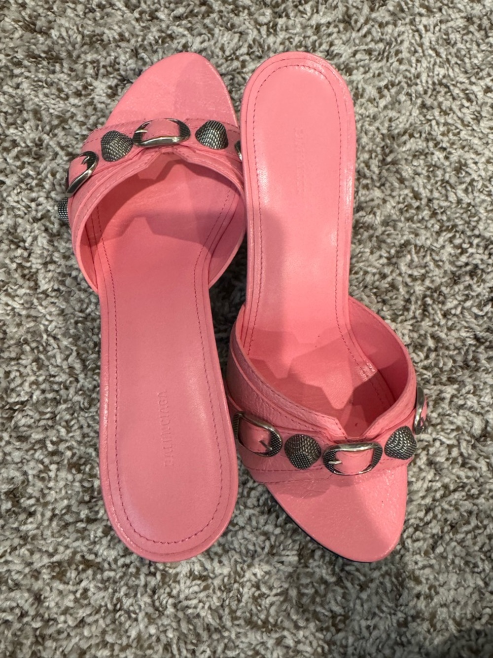Women’s Balenciaga Sweet Pink Slide Sandals with Decorative Metal Accents. Sz 38